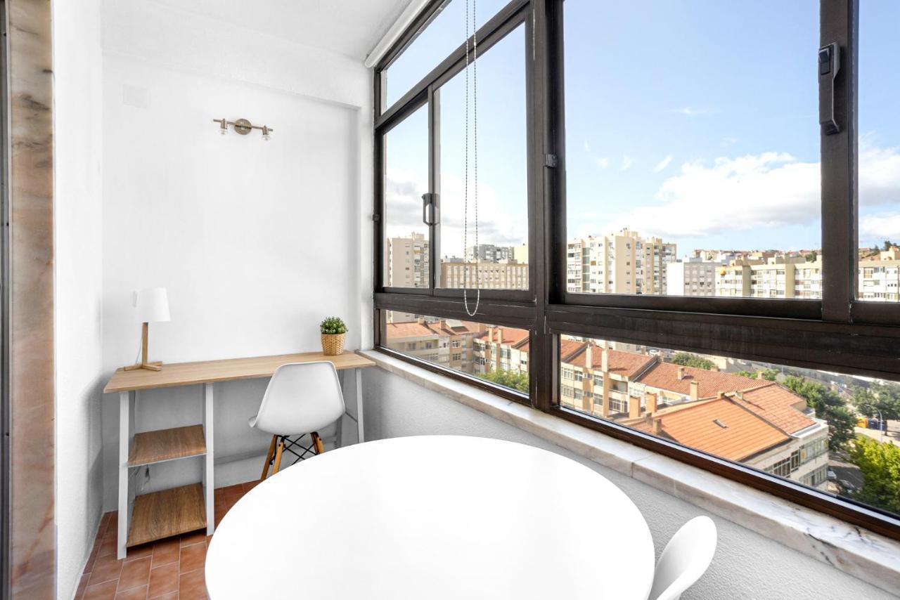 Wonderful Shared Apartment In Alfornelos - Near Metro! Lisboa Eksteriør billede