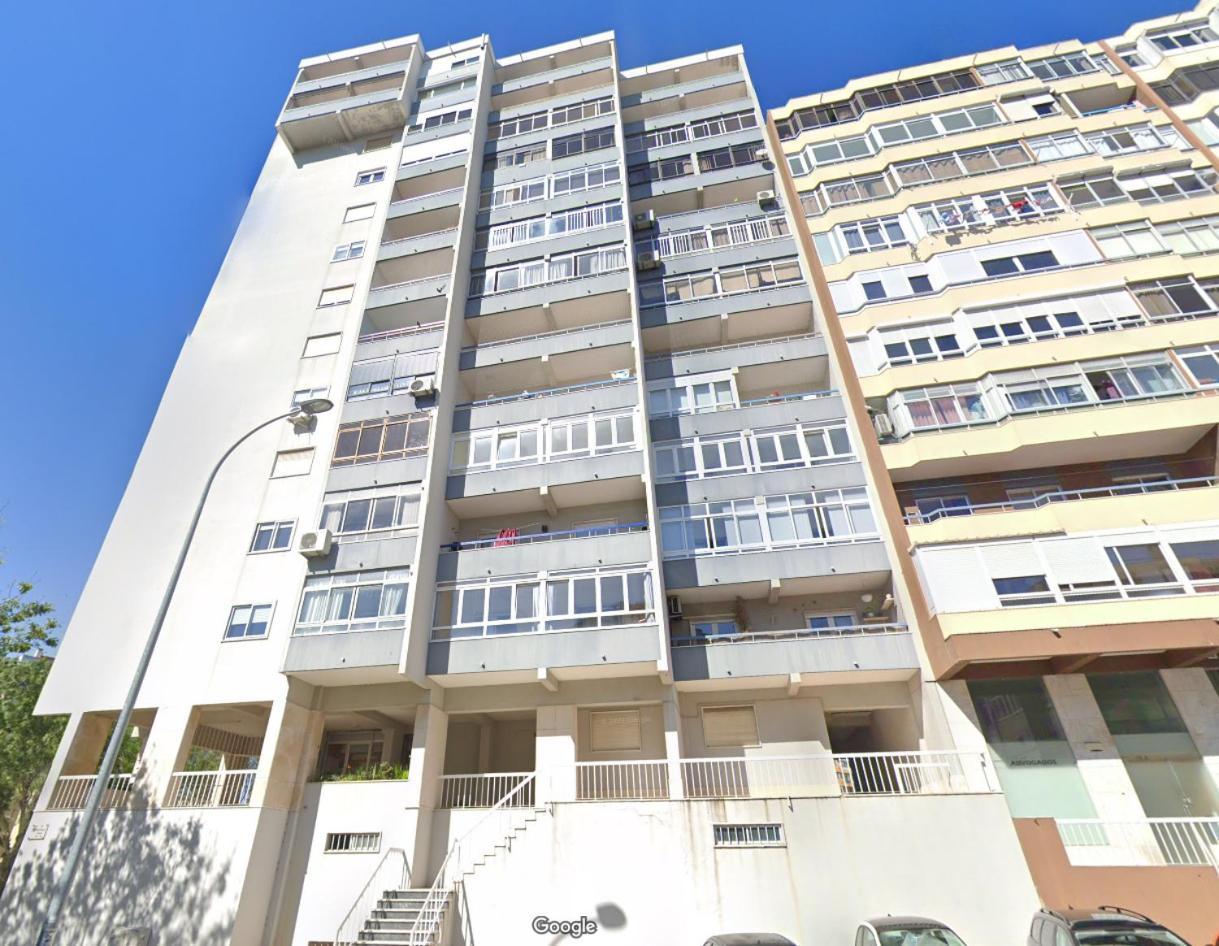 Wonderful Shared Apartment In Alfornelos - Near Metro! Lisboa Eksteriør billede